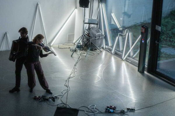 In-C_3-Ensemble-Megaphon-u.-Gohar@J.Puppel-web